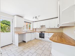 Kitchen- click for photo gallery